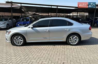 Седан Volkswagen Passat 2017 в Кривом Роге