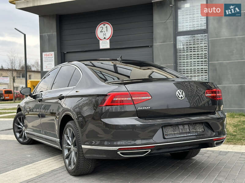 Седан Volkswagen Passat 2018 в Львове