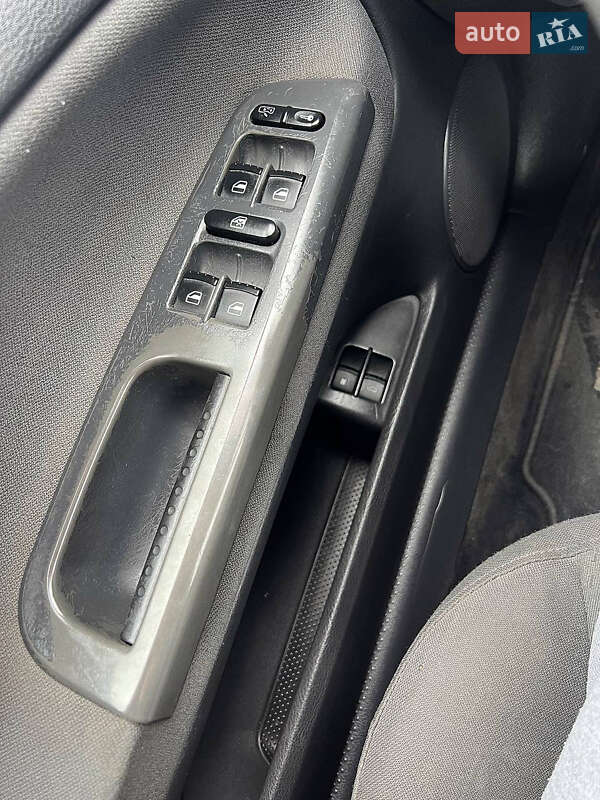 Универсал Volkswagen Passat 2004 в Львове фото 14 Универсал Volkswagen Passat 2004 в Львове