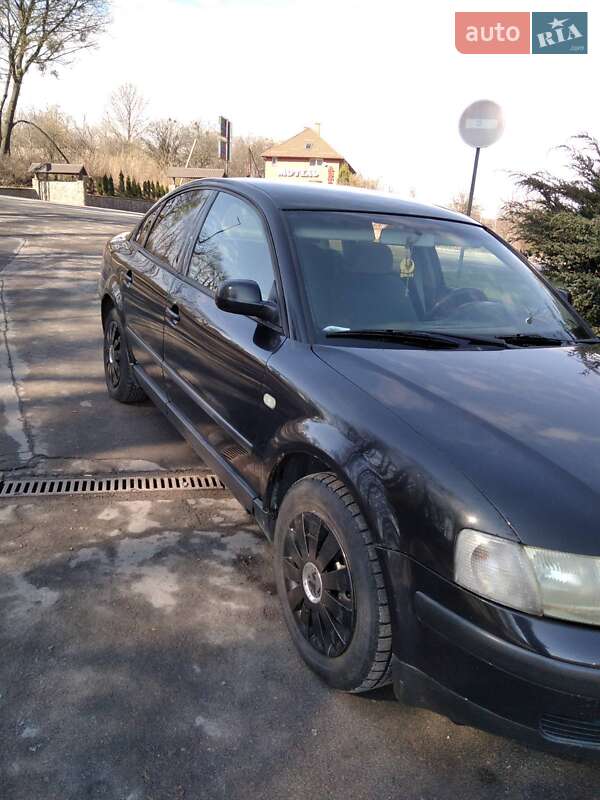 Седан Volkswagen Passat 2000 в Львові