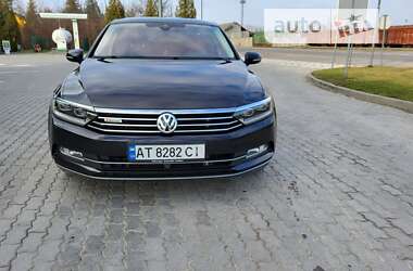 Седан Volkswagen Passat 2015 в Надворной