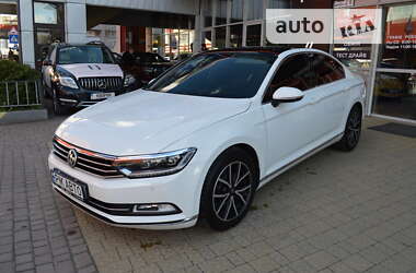 Седан Volkswagen Passat 2018 в Львове