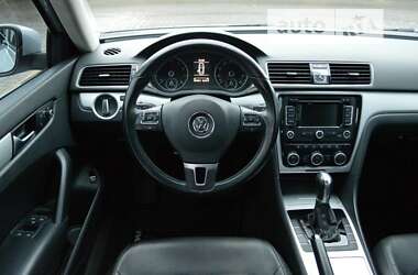 Седан Volkswagen Passat 2012 в Львове