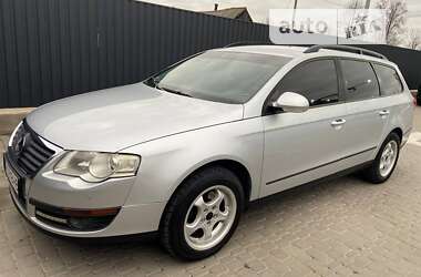 Універсал Volkswagen Passat 2008 в Коростені