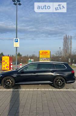 Универсал Volkswagen Passat 2017 в Снятине
