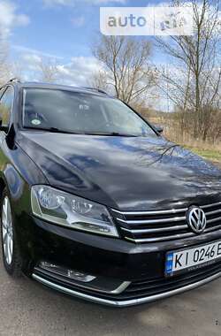 Универсал Volkswagen Passat 2014 в Киеве