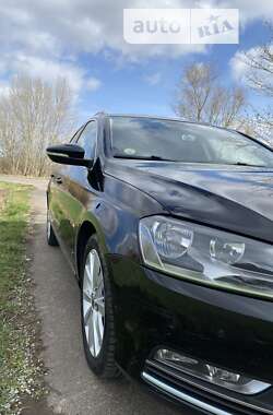 Универсал Volkswagen Passat 2014 в Киеве