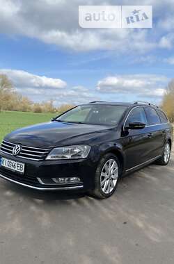 Универсал Volkswagen Passat 2014 в Киеве