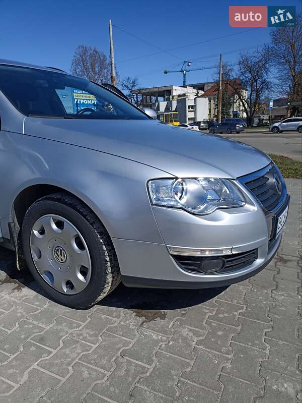 Универсал Volkswagen Passat 2005 в Львове