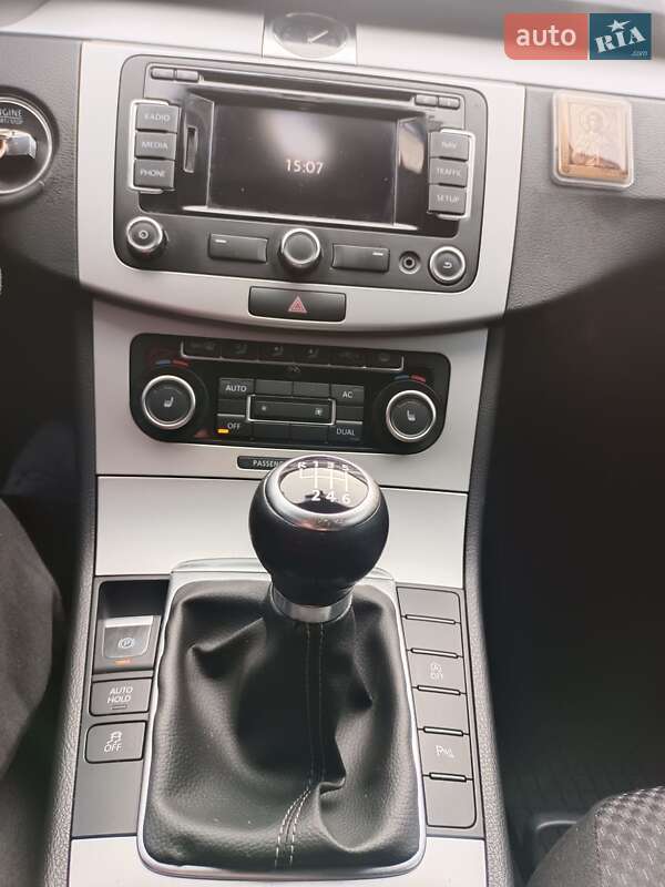 Універсал Volkswagen Passat 2011 в Черкасах