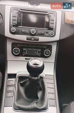 Универсал Volkswagen Passat 2011 в 