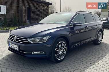 Універсал Volkswagen Passat 2016 в Золочеві