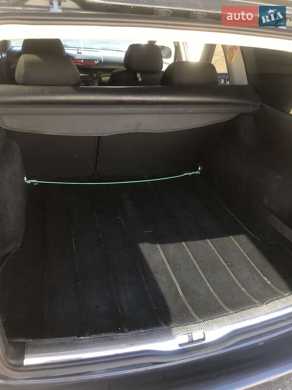 Универсал Volkswagen Passat 2001 в Городенке