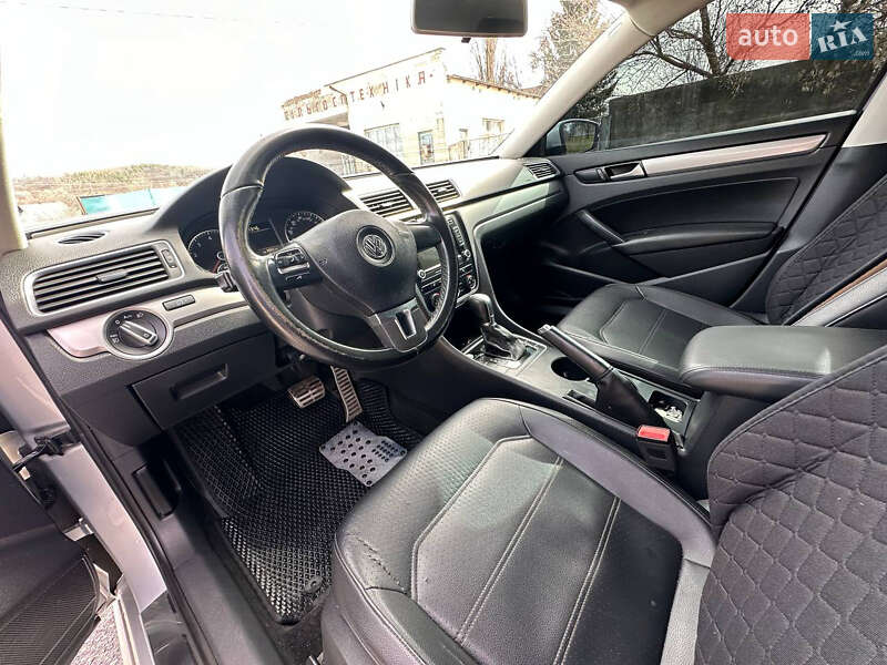 Седан Volkswagen Passat 2015 в Ржищеві