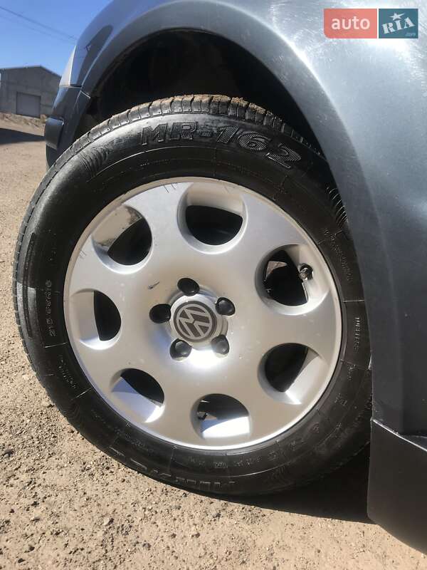 Универсал Volkswagen Passat 2001 в Городенке