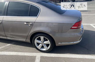 Седан Volkswagen Passat 2011 в Одесі