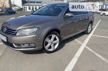 Седан Volkswagen Passat 2011 в Одесі