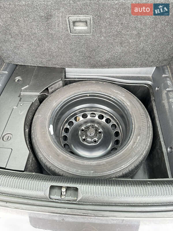 Универсал Volkswagen Passat 2009 в Новой Ушице