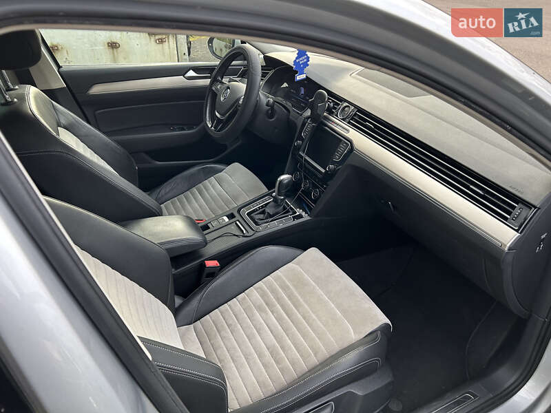 Универсал Volkswagen Passat 2015 в Киеве