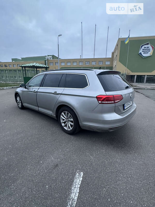 Универсал Volkswagen Passat 2017 в Киеве