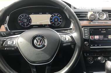 Седан Volkswagen Passat 2015 в Буче