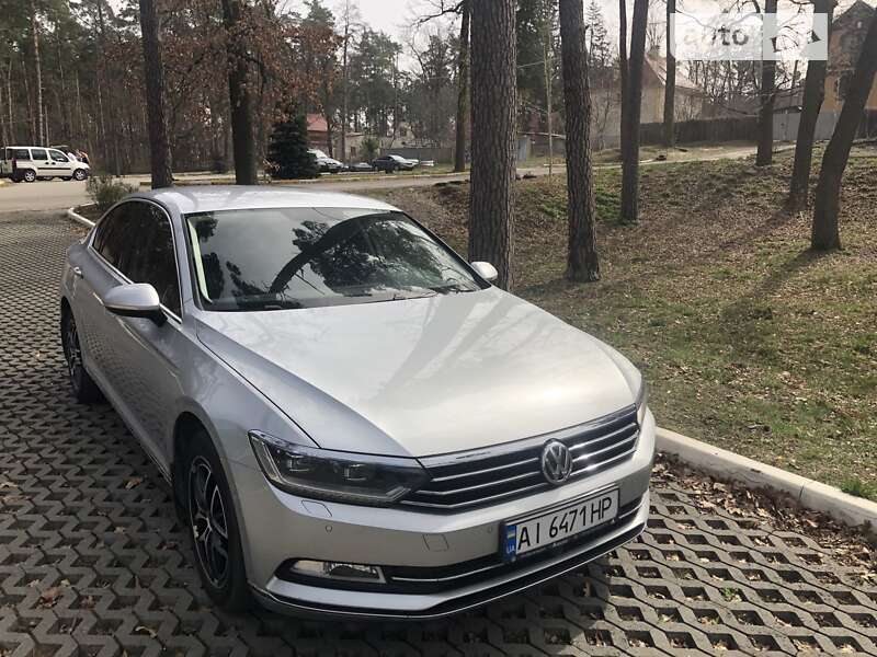 Седан Volkswagen Passat 2015 в Буче