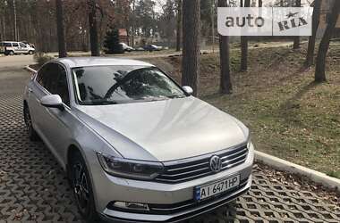 Седан Volkswagen Passat 2015 в Буче