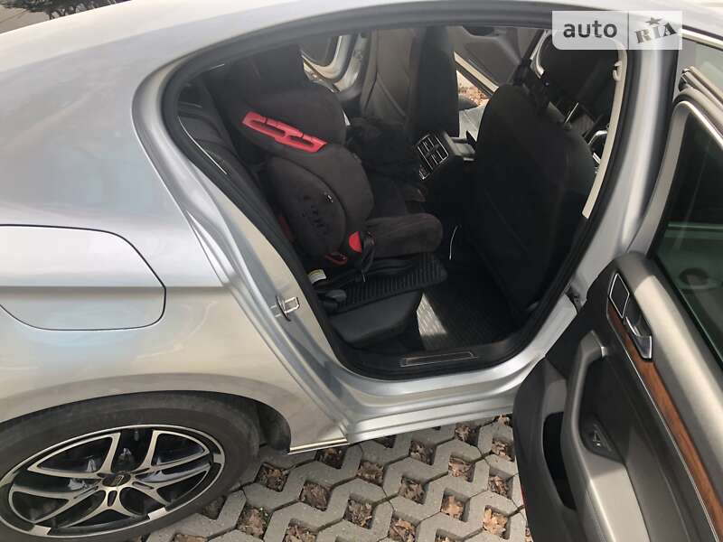 Седан Volkswagen Passat 2015 в Буче