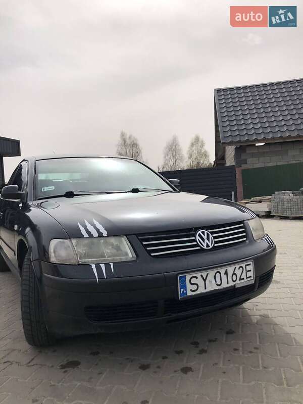 Седан Volkswagen Passat 1999 в Рокитному