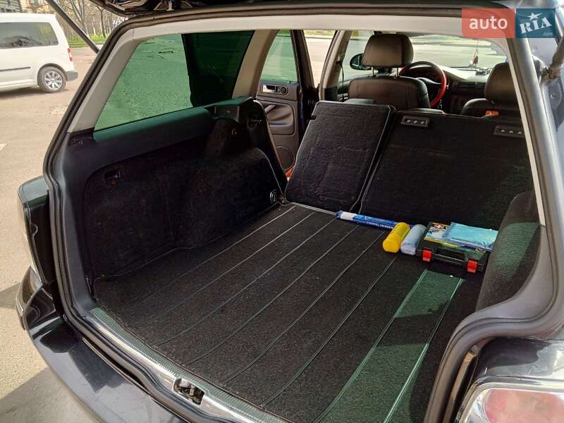 Универсал Volkswagen Passat 2004 в Одессе