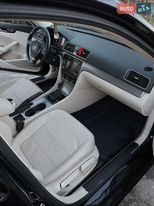 Седан Volkswagen Passat 2014 в Деражне