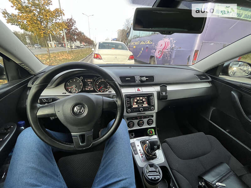 Универсал Volkswagen Passat 2009 в Львове