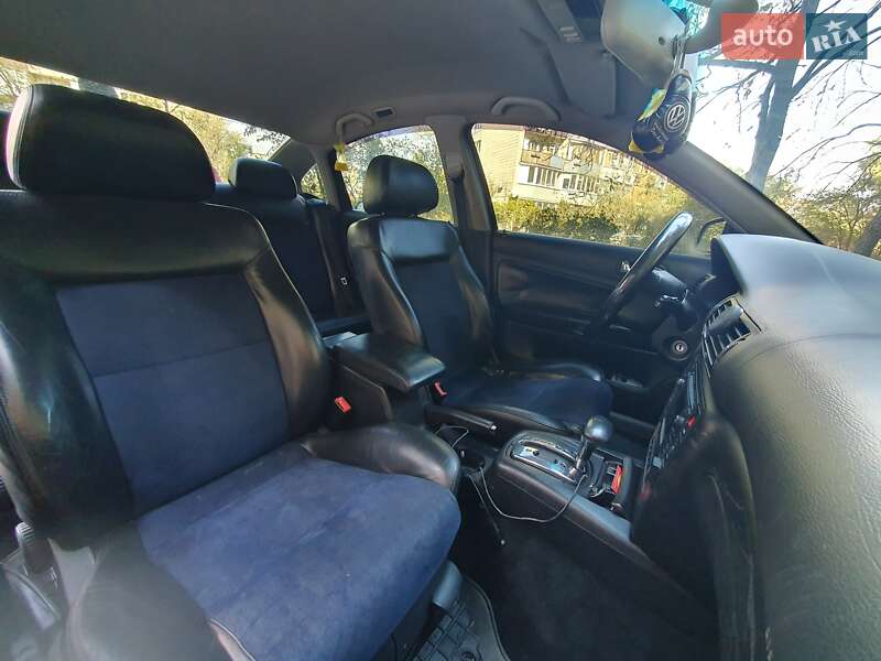 Седан Volkswagen Passat 2003 в Киеве