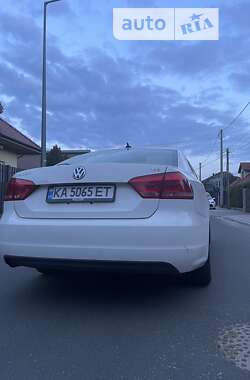 Седан Volkswagen Passat 2015 в Ровно
