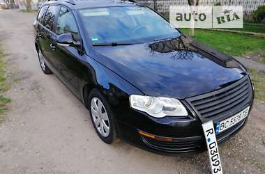 Универсал Volkswagen Passat 2006 в Сокале