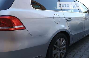 Универсал Volkswagen Passat 2014 в Житомире