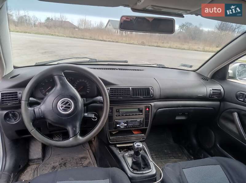 Универсал Volkswagen Passat 2000 в Владимире