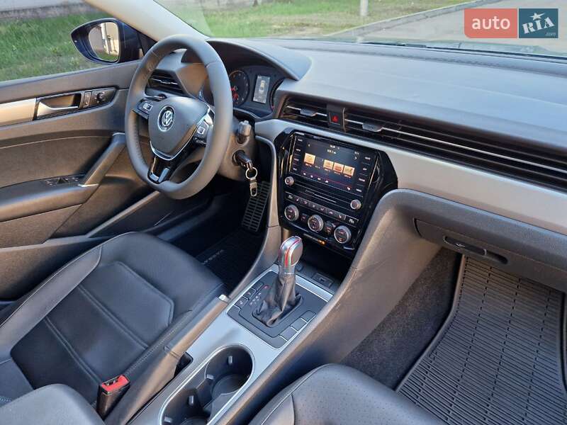 Седан Volkswagen Passat 2020 в Киеве