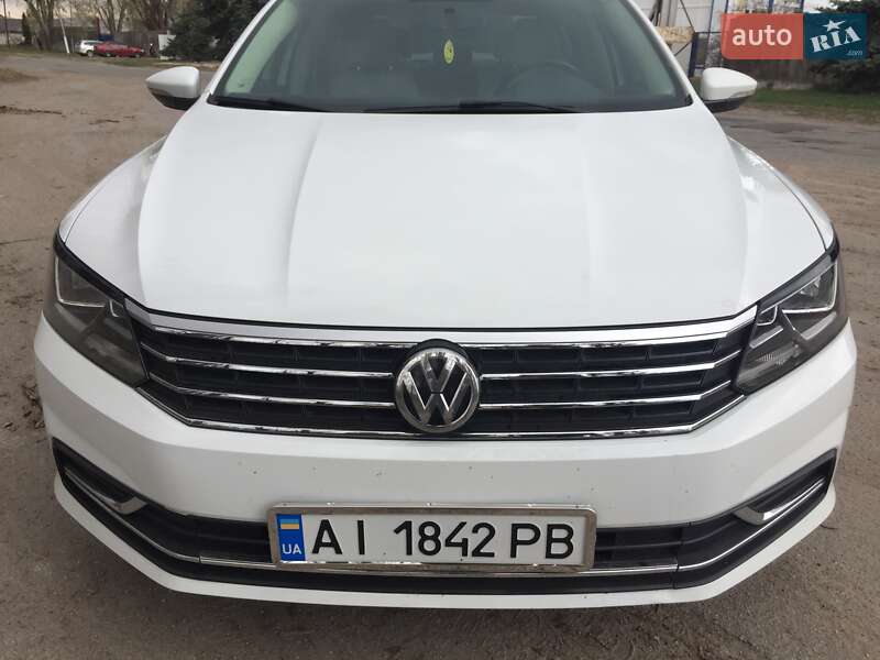 Седан Volkswagen Passat 2016 в Киеве