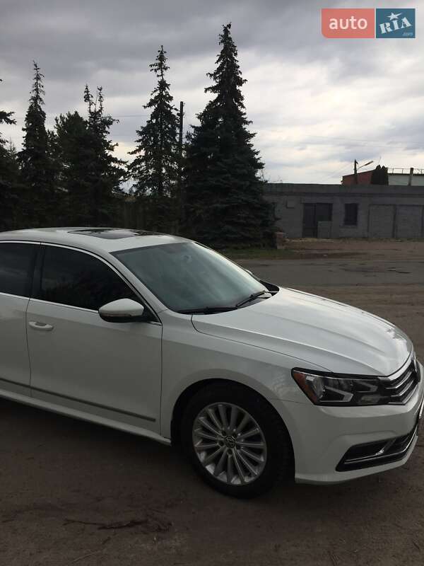 Седан Volkswagen Passat 2016 в Киеве