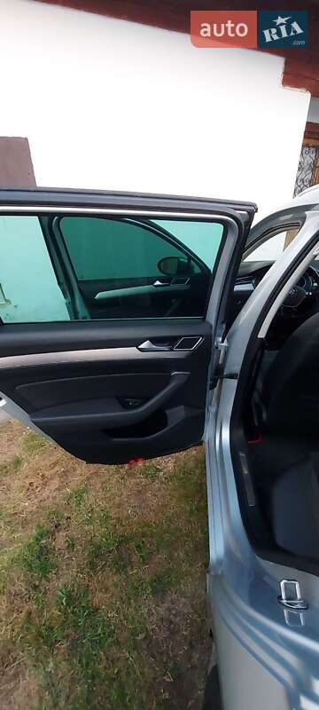 Универсал Volkswagen Passat 2015 в Ужгороде