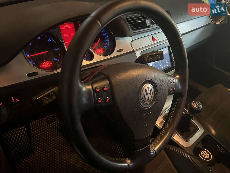 Седан Volkswagen Passat 2008 в Старом Самборе