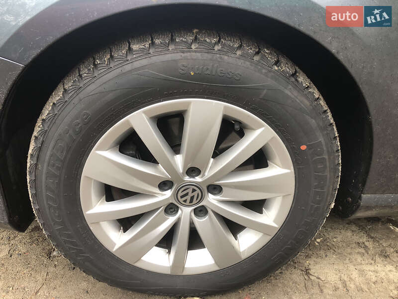 Универсал Volkswagen Passat 2013 в Киеве