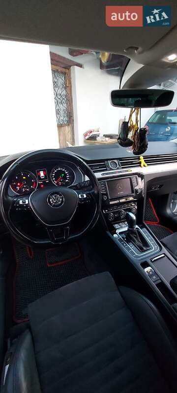 Универсал Volkswagen Passat 2015 в Ужгороде