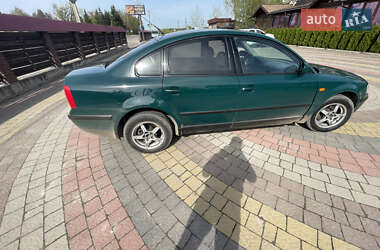 Седан Volkswagen Passat 1997 в Жовкве