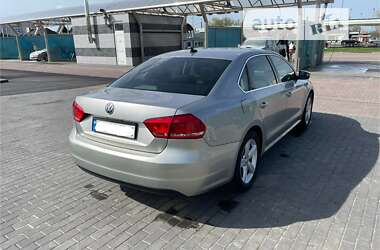 Седан Volkswagen Passat 2013 в Луцке