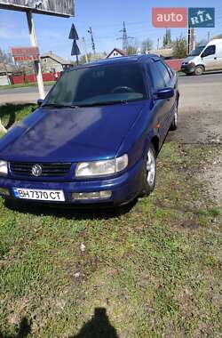 Седан Volkswagen Passat 1993 в Ізмаїлі