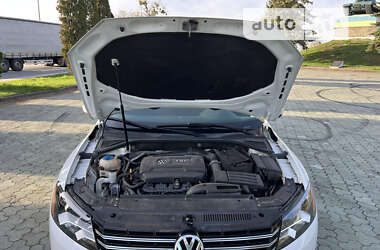 Седан Volkswagen Passat 2014 в Дубно