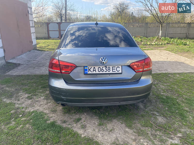 Седан Volkswagen Passat 2013 в Киеве