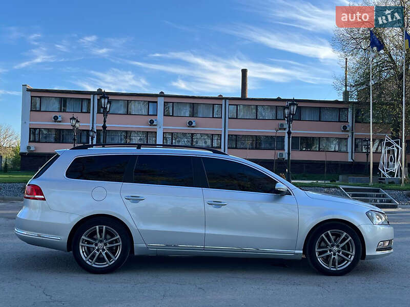 Универсал Volkswagen Passat 2011 в Звягеле